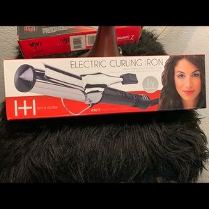 A curling iron and crumpet